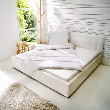 135 x 200 cm couette microfibre toute l'année, poids de remplissage : env. 700 g, extra légère + housse de couette Setex pour personnes allergiques, Encasing 135 x 200 cm