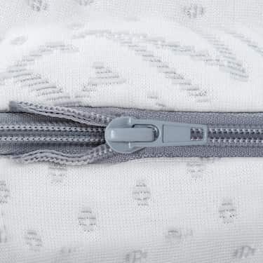 Retour en ligne Topper en mousse froide Supportho Premium Topper 200 x 200 cm H3, hauteur 9 cm, degré de fermeté H3 avec housse antibactérienne Retour en ligne Topper en mousse froide Supportho Premium Topper 200 x 200 cm H3, hauteur 9 cm, degré de fermeté H3 avec housse antibactérienne