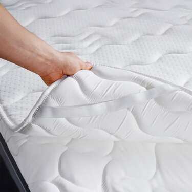Surmatelas en mousse confort de 2,5 cm 90 x 200 cm avec piqûres ondulées et élastiques d'angle