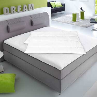 4 x 135 x 200 cm couette microfibre toute l'année, poids de remplissage : env. 700 g, extra légère
