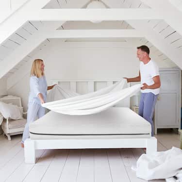 Matelas à ressorts ensachés Sleezzz Superior 90 x 200 cm, hauteur 18 cm, degré de fermeté H3 + CloudComfort Basic set de lit en microfibre 135 x 200 cm + 80 x 80 cm