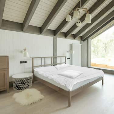 Komfortní pěnový topper T6 180 x 200 cm, výška 6 cm, stupeň tuhosti H3 + 2 polštáře z mikrovlákna CloudComfort Basic 80 x 80 cm
